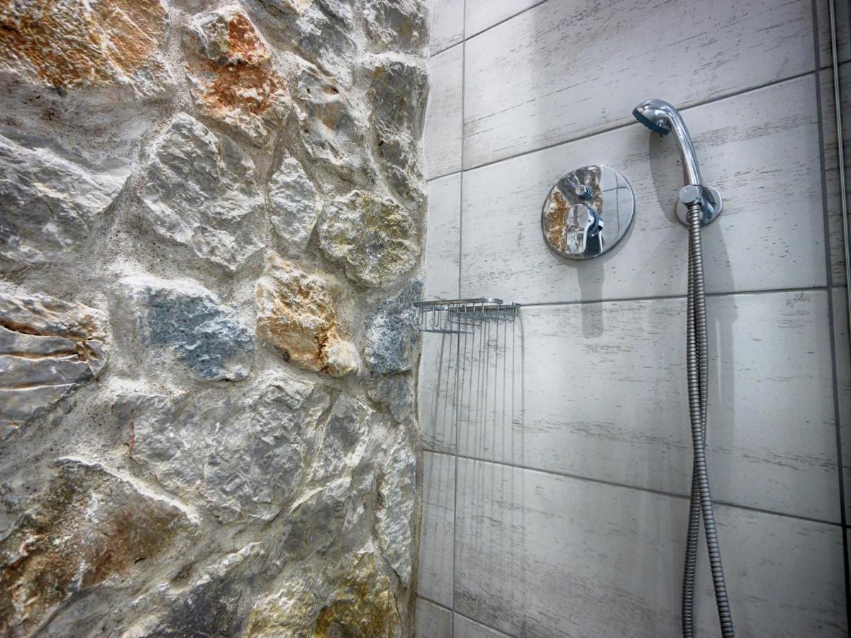 Vistonia Apartment Agios Georgios Pagon Bagian luar foto