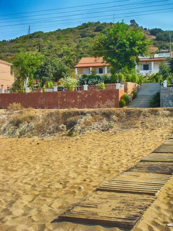 Vistonia Apartment Agios Georgios Pagon Bagian luar foto